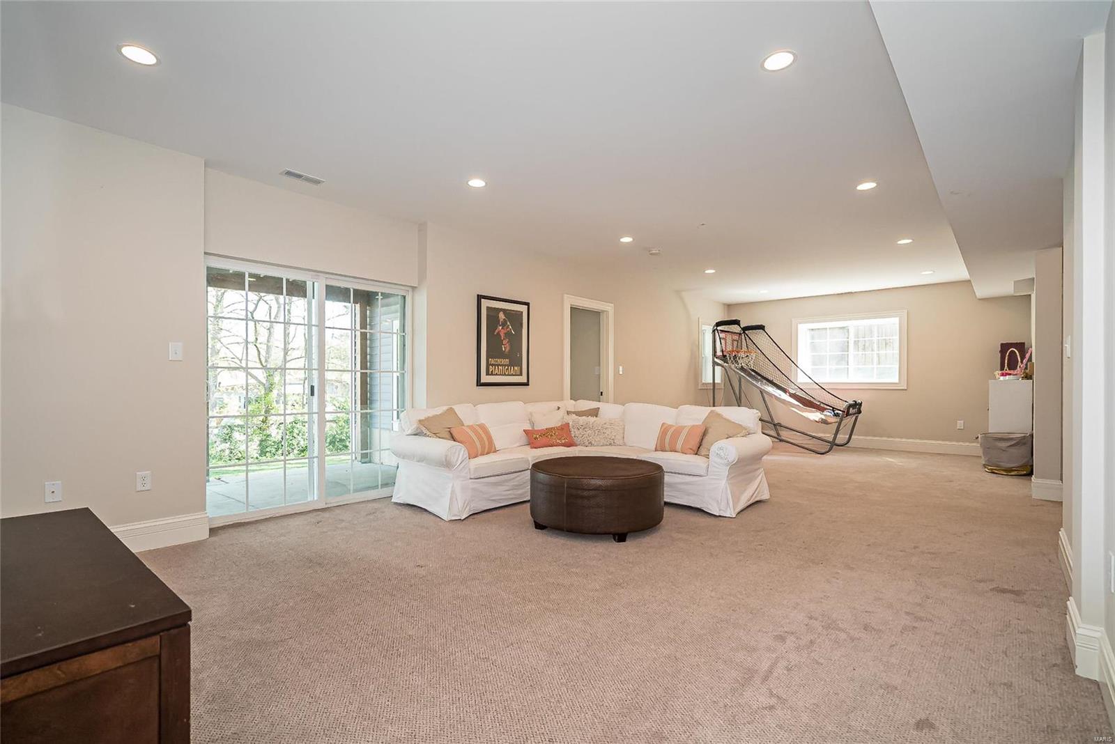Doerwood Manor - Residential