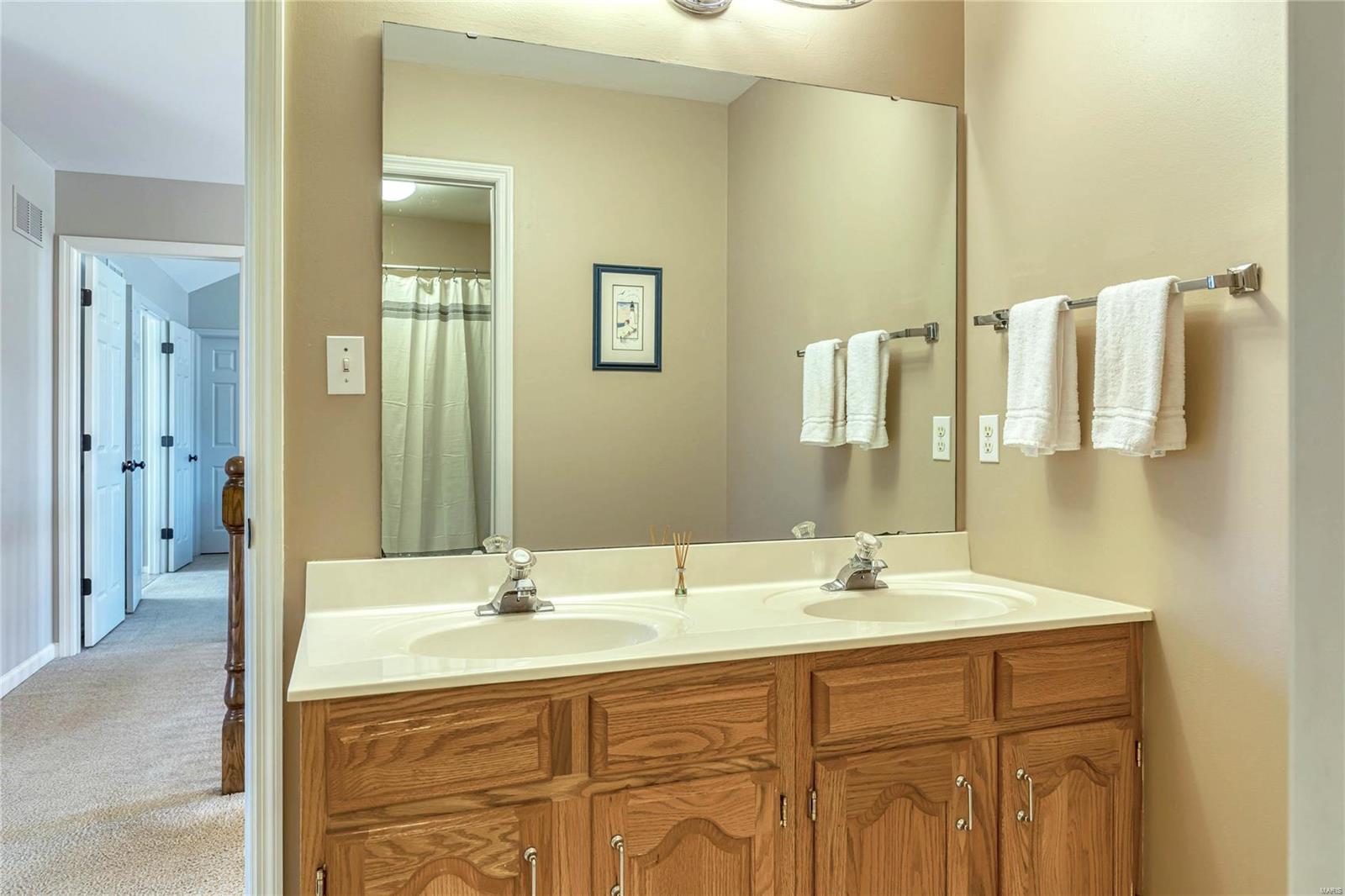 Manors Of Town & Country Regency Manor - Residential