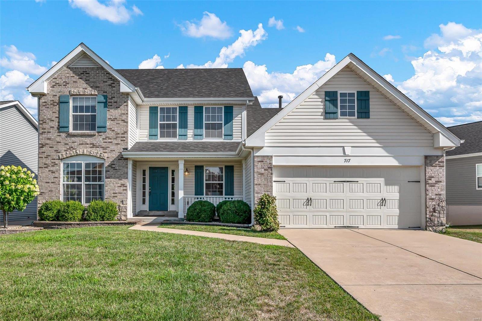 Multiple Offer Scenario. ALL OFFERS DUE BY 8PM FRIDAY 7/22 WITH A RESPONSE TIME OF NOON SATURDAY 7/23. Located in highly desirable Carlton Glen subdivision with Community Pool quick access to all major Hwy's / Retail and Quail Ridge Park. This functional 3 bedroom, 2.5 bath 2054 Sq Ft. 1.5 Story offers Front Brick Elevation, Excellent Curb appeal, Walk Out  Basement w/16x16 deck. Entry has Hardwood Floors, and custom storage insert. Great Room has 16 Ft. Ceilings, w/ open stairs to 2nd level and Wood Burning Fireplace. Eat In Kitchen provides Hardwood Floors, and ample cabinet / counter space. Master Bedroom has vaulted ceiling , walk in closet w/custom storage insert.  Formal Den / Office is a multi use space. Eat In Kitchen w/ Hard Wood Floors. Deck (2012), Furnace ( 2018), Roof (2021). All appliances included with sale including washer/Dryer. Upper Level offers open 14x12 loft, 2 spacious bedrooms w/ custom closet inserts and a full bath.
