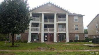 Great condo, 2nd Floor has elevator right outside your door, ALL ELECTRIC,  new wood floors in living room, new carpet in bedrooms and hall, bring your own washer and dryer into condo. Location: End Unit