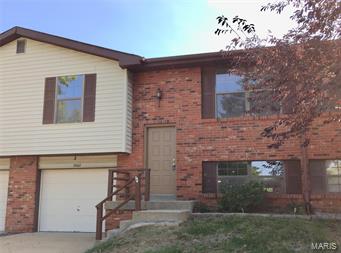 Wonderful, Clean and Move in Ready 2 Bedroom, 2.5 Bath villa in popular Woodridge Subdivision. Very OPEN Floor Plan and Lower Level finish for even more Living Space! Freshly Painted throughout. OPEN and Large Living Room, Seperate Dining Room and Large Eat-in Kitchen all with Beautiful Laminate Flooring. Both extra Large Bedrooms with NEW Carpet and Main Floor Master Bedroom with Full Bath. Kitchen with lots of Cabinet space, NEW Range and Microwave and walks out to WOOD DECK and fenced Back Yard. Finished Lower Level complete with all NEW Carpet, Large Family Room and/or Rec Room and Half Bath. Single Car Garage. LOW MONTHLY HOA FEE! CONVENIENTLY LOCATED just MINUTES from Highway 55, schools, shopping and lots of great restaurants. Won't last long! HURRY! Location: Suburban