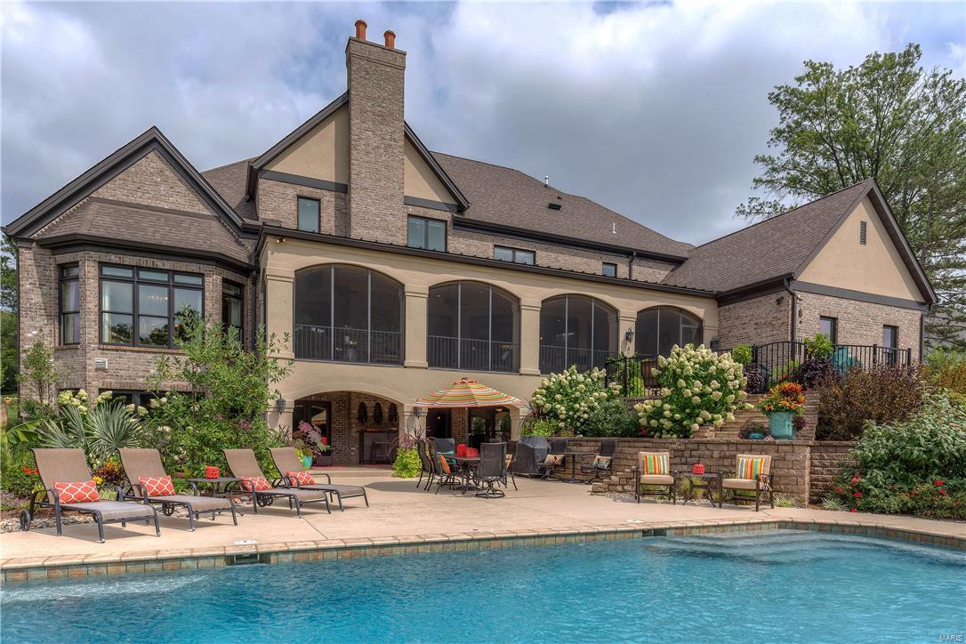 Town & Country Manor - Residential