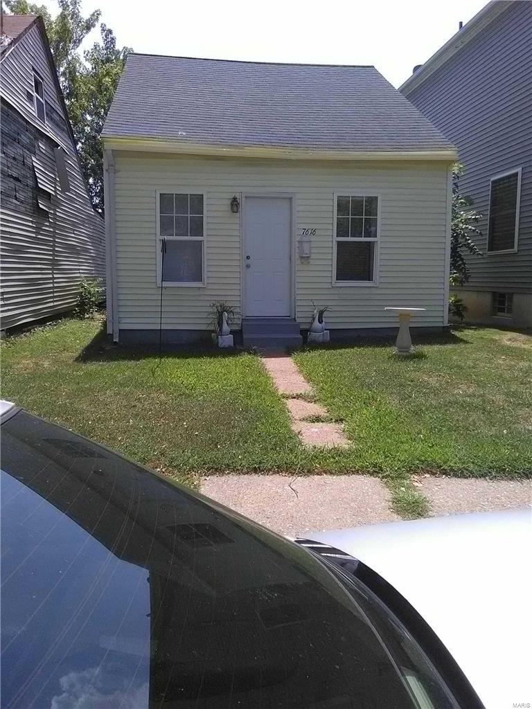 This updated 2 bed 1 bath home ready to move in with a partial basement.
Great for first time home buyer or as an investment.