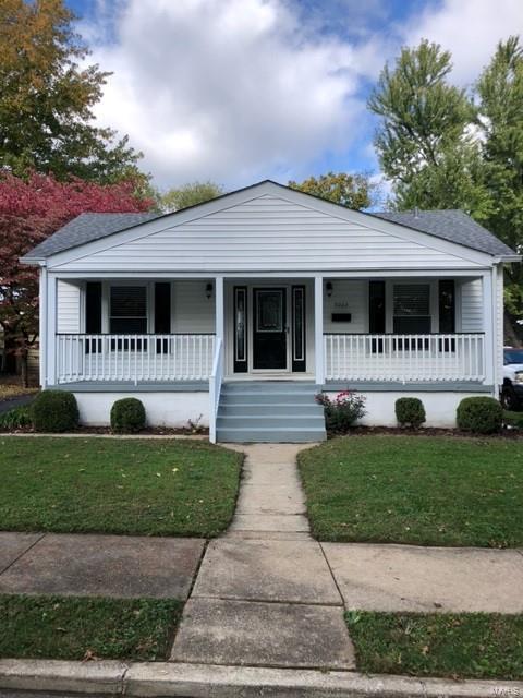 Rare opportunity to rent in very desirable City of Brentwood! Enjoy the Open floor plan with 9' ceilings and extra large windows in this 2 bedroom, 1 bath home. Gorgeous wood floors run throughout the main level and has large master with updated lighting and ceiling fan. The kitchen features 42" maple-glazed cabinets, granite countertops, stainless steel appliances and a custom pantry. The sunporch off the kitchen leads to a large fenced-in backyard with concrete patio, perfect for all your entertaining or relaxation needs. Enjoy this convenient location that is just steps away from restaurants, coffee shops, schools, parks and so much more.  Highly Rated Brentwood Schools. Refrigerator, microwave and full size washer & dryer are provided. Plenty of storage in the unfinished lower level. 
Pets will be considered. Don't miss this special home, call today for a showing! Additional Rooms: Sun Room