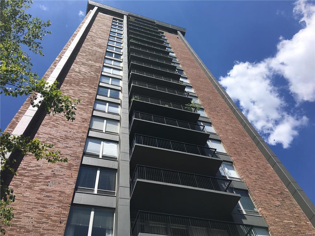 Great Condo in an even better location. This Studio - 1 bath is in great building that offers beautiful open floor plan. Owner just installed new kitchen cabinets, counter-top, sink, faucet, and appliances.  In addition, the building has a A top pool over looking the park. A party room, 24 hour doorman, fitness center, covered parking, and even restaurants in the lobby. You are within walking distance to great restaurants and shops. 1 assigned parking spot with unit. Clubhouse, pool, fitness center and parking are included in rent.  Tenant pays electric only.  Building with renovated lobby and party room and exterior entrance improvements. Location: Upper Level