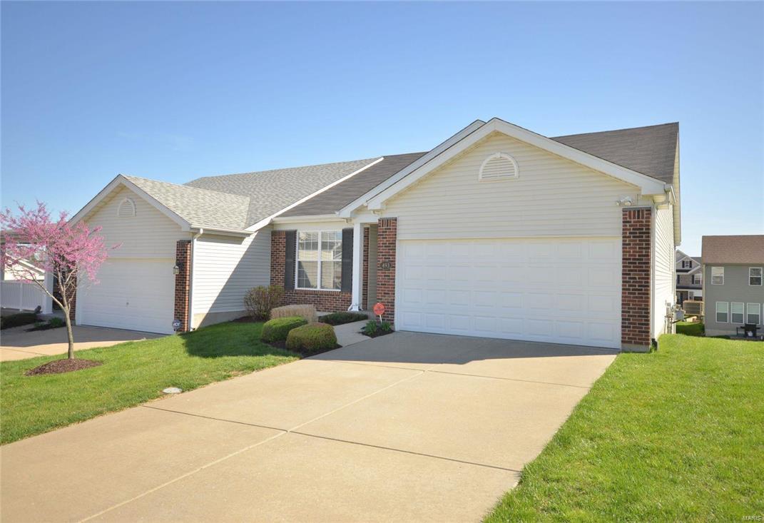 Everything you need - a relaxing lifestyle awaits you in this private community - Quiet, Clean, Comfortable - The Enclave At Montclair! This gently lived in unit is like new, offers plenty of space and sits at the end of a cul de sac. You'll love cooking in the open kitchen which features 42" cabinets and plenty of counter space. Enjoy the natural morning light in your breakfast room - perfect spot for your coffee & newspaper. Your deck is a great place to spend romantic summer evenings - gentle breezes & spectacular sunsets. Spacious master bedroom with private bath, double vanity and walk in closet. Dining/living room is great for entertaining - plenty of room for all your guests, vaulted ceilings, and a gas fireplace. The lower level is professionally finished and includes a full bath and additional sleeping area. There is also a large storage area. Just minutes from highways, casinos, the shopping of Main Street and Family Arena. Washer/Dryer and BBQ Grill all included! Location: End Unit, Ground Level