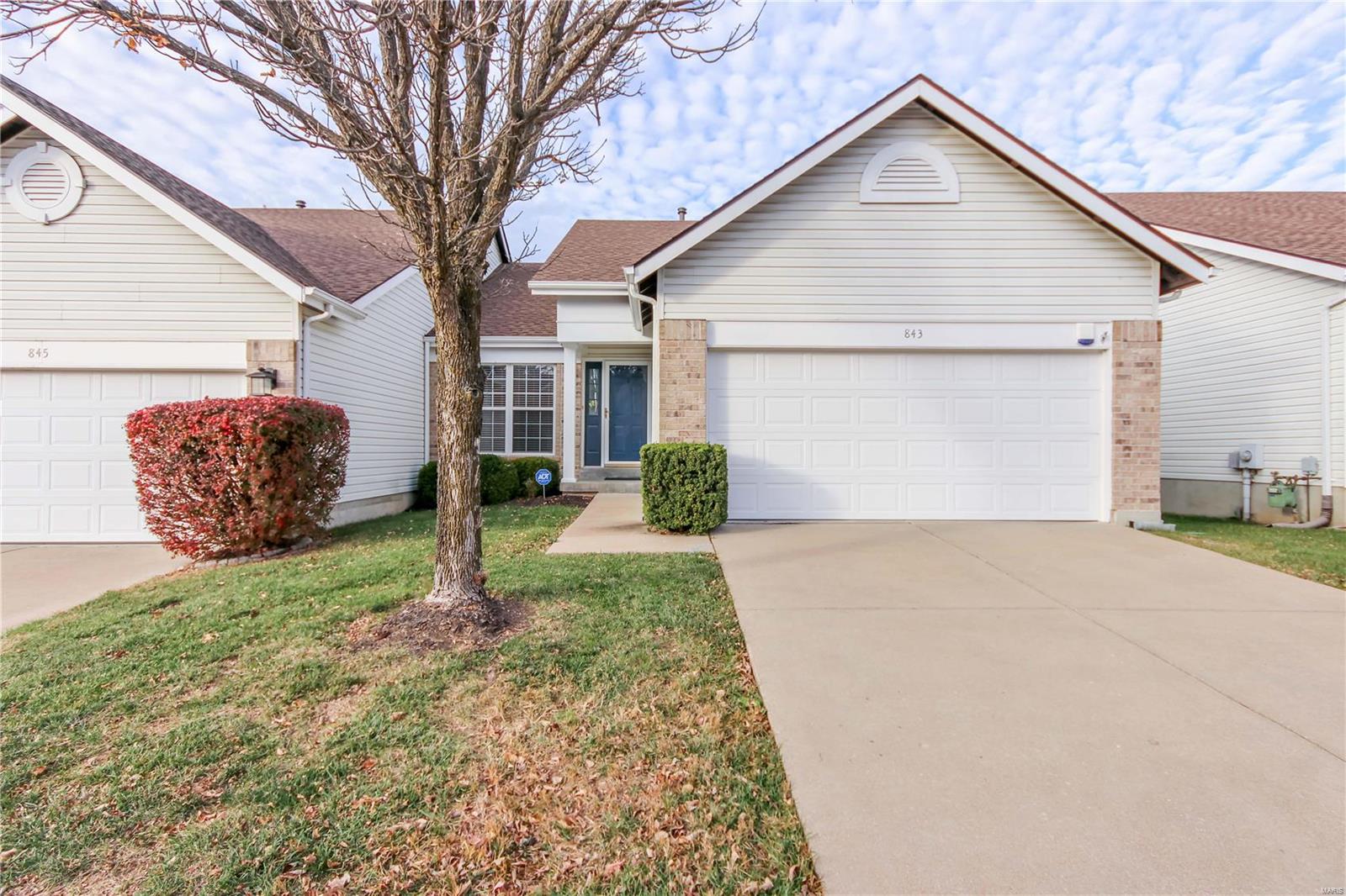 VILLA LIVING WITH EVERYTHING YOU NEED ON ONE LEVEL: Main floor Master Suite and Main Floor Laundry. Freshly painted 2 bedroom 2 bath home features Vaulted ceilings, some hardwood floors, stainless steel appliances,  2 car garage situated in the heart of Ballwin  close to parks, shopping, and entertainment. 
HOA fee covers some insurance, snow removal, lawn and landscaping of common areas.