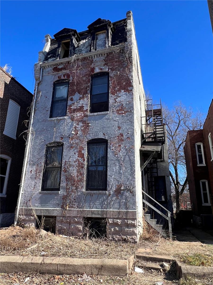 Wonderful historic renovation opportunity in the heart of Benton Park West. Two and a half stories made into three separate units can be kept or joined for a generous single family residence. Fantastic tax credit opportunity, this property has massive resale potential as a single family, or high rental return. ARV range $375k-$450k after rehab.