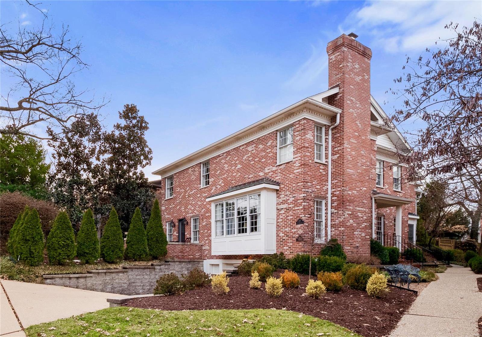 Beautifully updated Old Town residence offers a grand, two-story entrance that leads to a spacious living and dining area, complete with custom built ins and a cozy den, currently utilized as an executive office. The kitchen is a culinary delight, featuring custom cabinetry, granite countertops, and top-of-the-line appliances. The upstairs primary suite features a luxurious bathroom, complete with a steam shower, double sinks, and heated floors. Two additional bedrooms and a newer bathroom, as well as a laundry room and ample closets, can also be found on the upper level. This home is adorned with custom woodwork, including deep moldings, paneling in the den, and bookcases. The living room features a fireplace as well as a stunning bay window that floods the space with natural light. Private terrace featuring lush gardens. Additional amenities include 9-foot main level ceilings, zoned HVAC system, and an oversized two-car garage w extra storage. A magnificent place to call home. Location: End Unit