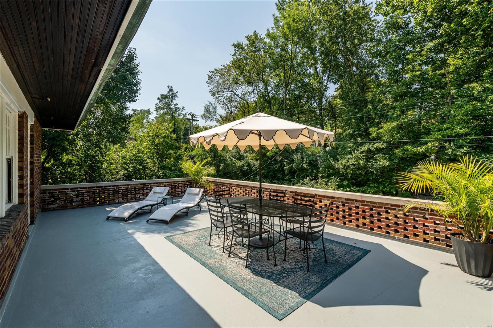Country Club Court - Residential