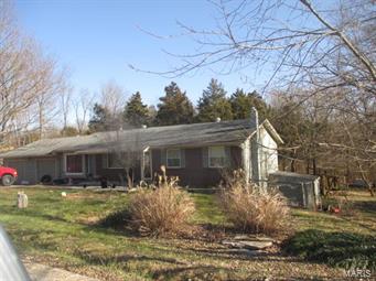 Large ranch on over 1 acres . Great location , needs lots of TLC SpecialListingConditions: Foreclosure