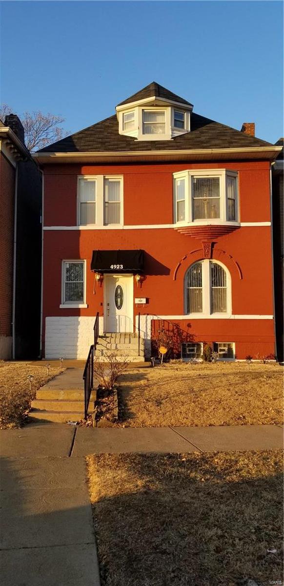 Move right in to this beautiful 3 story single family home in Fountain Park neighborhood 5 Bedroom 2 Bath 1,808 sq ft! With recess lighting in entry way a beautiful wooden staircase and 3 1/2 inch crown molding..  Formal dining room Spacious fenced back yard with front lawn censored lighting..  This property features a full basement - Washer Dryer and Refrigerator do not stay
