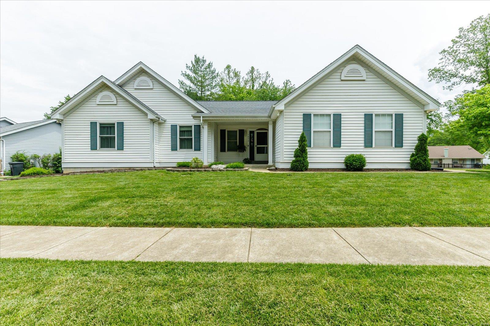 Wonderful open floor plan 3 Bedroom 4 bath (2 full / 2 half) Ranch with large great room, vaulted ceiling, Granite veneer kitchen counters located in sought after Rockwood school district just minutes from highway 44. Large master bedroom w/ walk in closet double sinks, separate shower & whirlpool tub.  Large finished basement includes a huge family room w/ possible extra sleeping area. Meticulously maintained home features a new roof-2022, new Anderson windows throughout-2022, New 16 SEER HVAC-2021, maintenance free exterior, oversized garage with workshop area, plus driveway w/ 3 additional pad spaces! Enjoy the private back yard w/ large 14 x 34 patio. Seller is including a one year home warranty for your peace of mind! Must see, This one won't last! Additional Rooms: Mud Room COOL: 14 SEER+