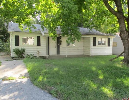 Check out this great ranch home featuring 3 bedrooms! Rooms are large and exterior boasts a nice driveway. Don't wait! This one won't last long! Home sold as-is.