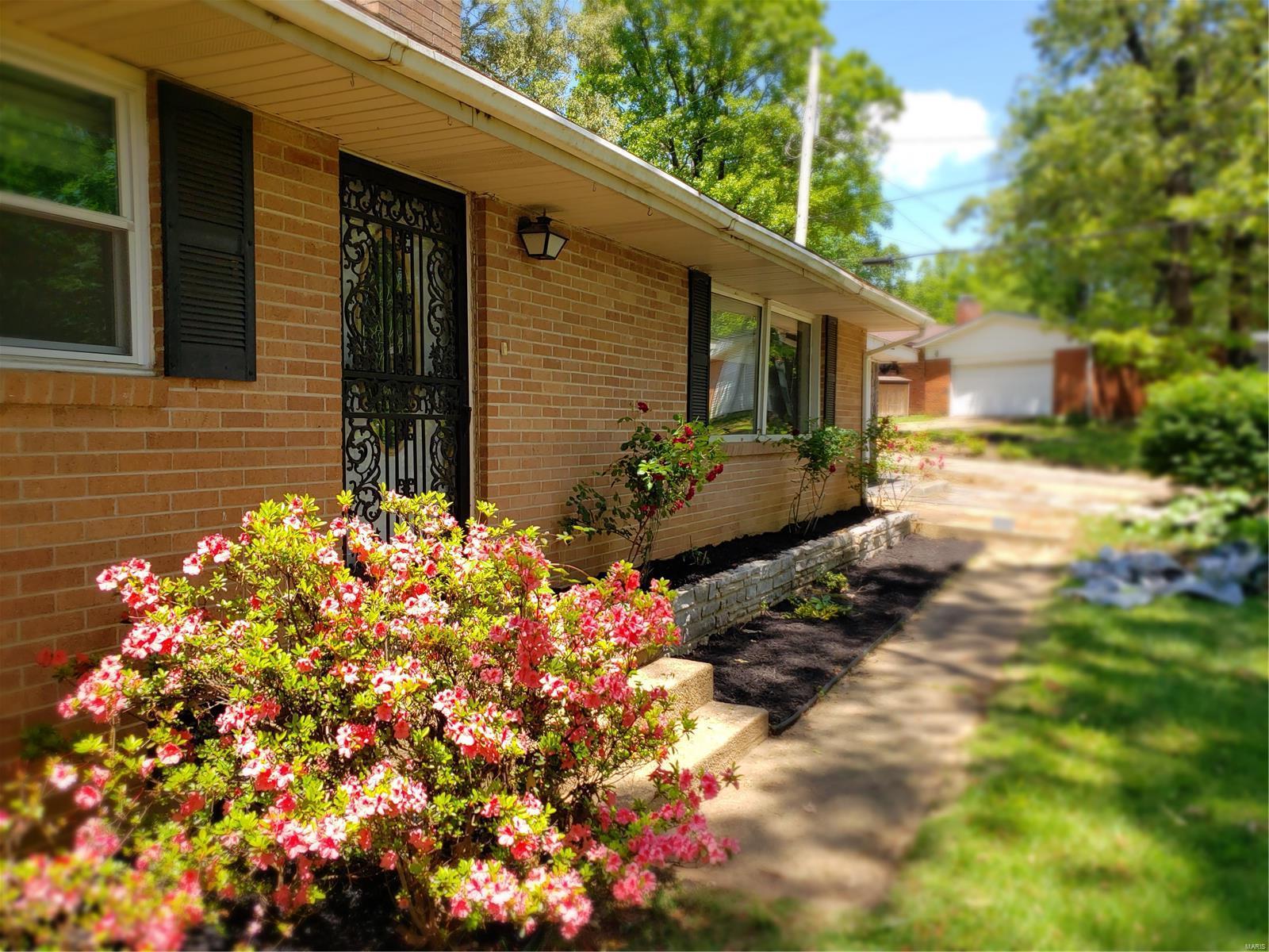1517 Rosedale, Poplar Bluff. Large 3 bedroom, 1.75 bath home on corner lot. Centrally located in a quiet neighborhood behind the VA Hospital. Fenced backyard with 3 storage buildings. Original hardwood flooring throughout most of the home.