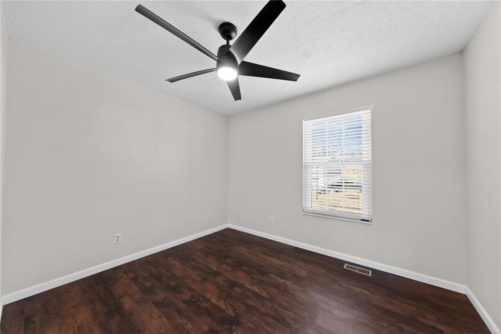 Lynnbrook #4 - Residential