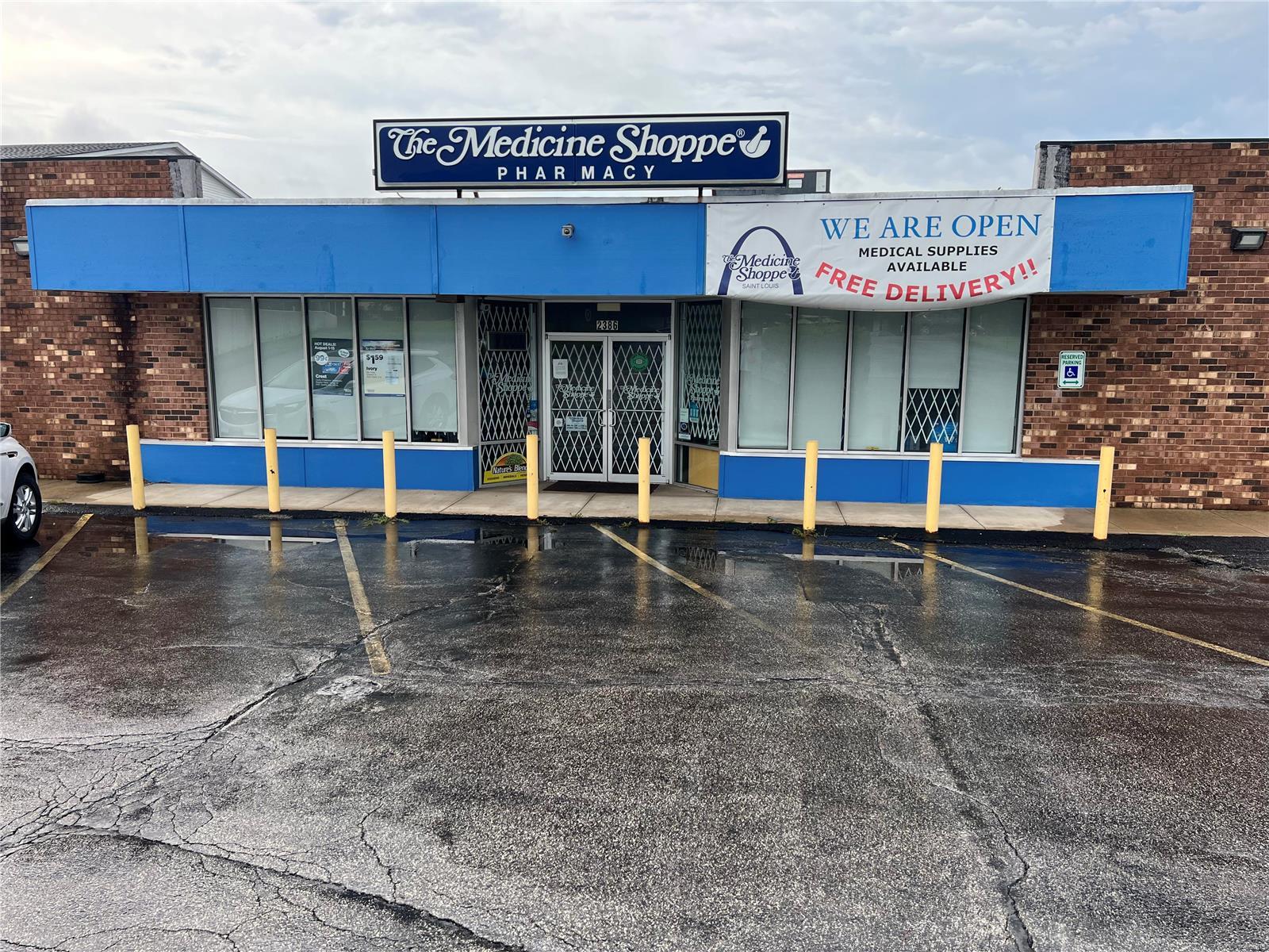 BACK ON MARKET at NO FAULT OF SELLER! Call Denise today for more information.
* Currently Used as a Pharmacy 
* HVAC - 4 Years Old 
* Ample Parking 
* Main & Side entrances 
* Two Storage Rooms 
* Kitchen Area 
* Hwy 67 frontage Location: City