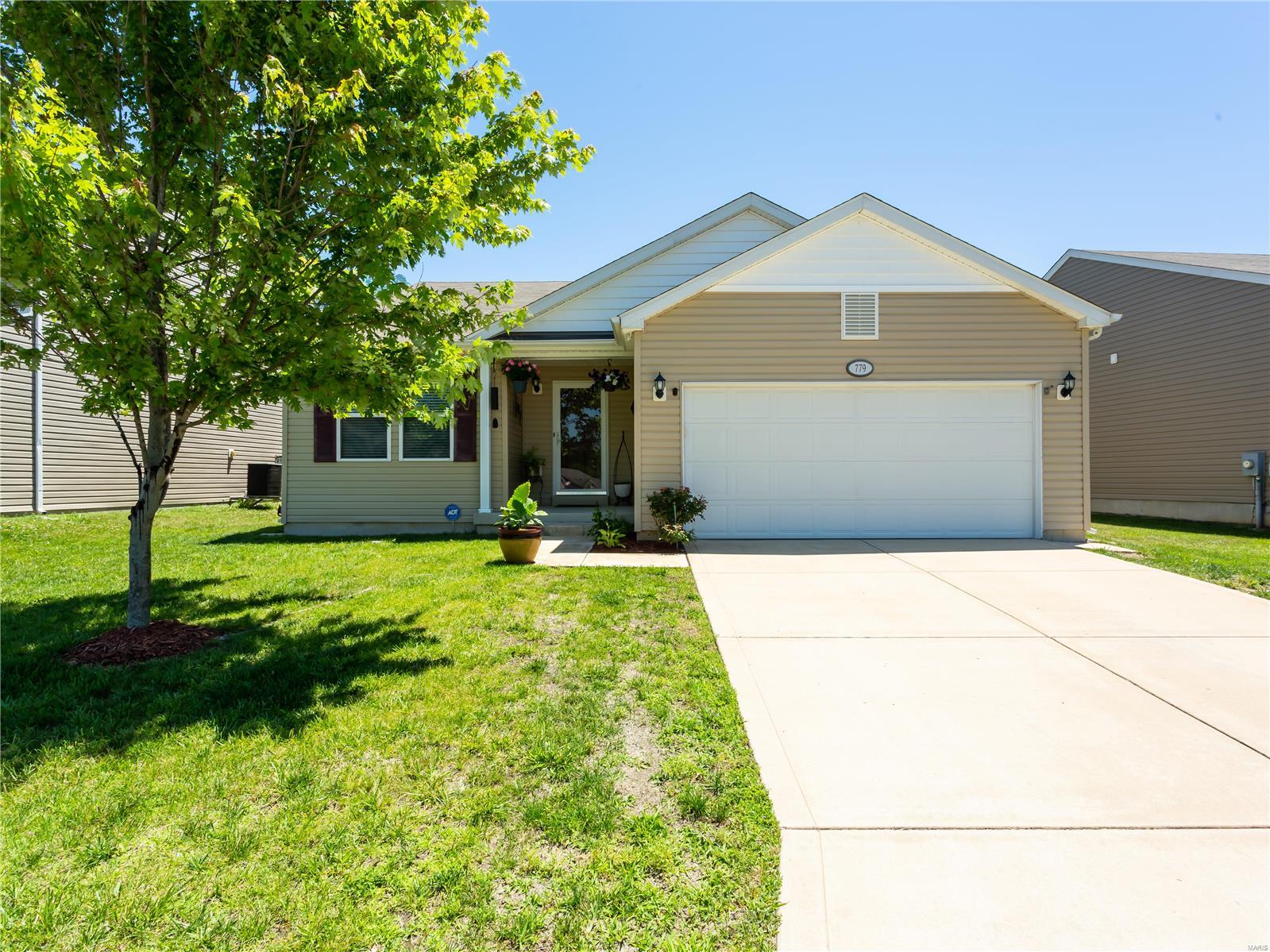 This is one not to miss! A 3 bed, 2 bath Ranch with a FLAT yard in Herculaneum! Once you walk through to the entry foyer you'll immediately feel at home. The large Kitchen features a corner walk in pantry, large center island, several oak cabinets and all appliances, which are newer, stay! Enjoy the spacious Great room with access to a fully fenced yard. The Master Suite includes a private full bath with an extended vanity & walk in closet. 2 additional Bedrooms, updated Hall Bath and Laundry room complete the main floor. The lower level is unfinished with a full bath rough in, just waiting for your design, with potential to add even more space. Additional amenities include a pool, clubhouse, tennis courts and basketball court. Sellers are offering a 1 year home warranty. Some added features: new laminate flooring, new 6 panel doors, base trim, lawn irrigation, newer appliances, back splash, fresh paint and much more!
