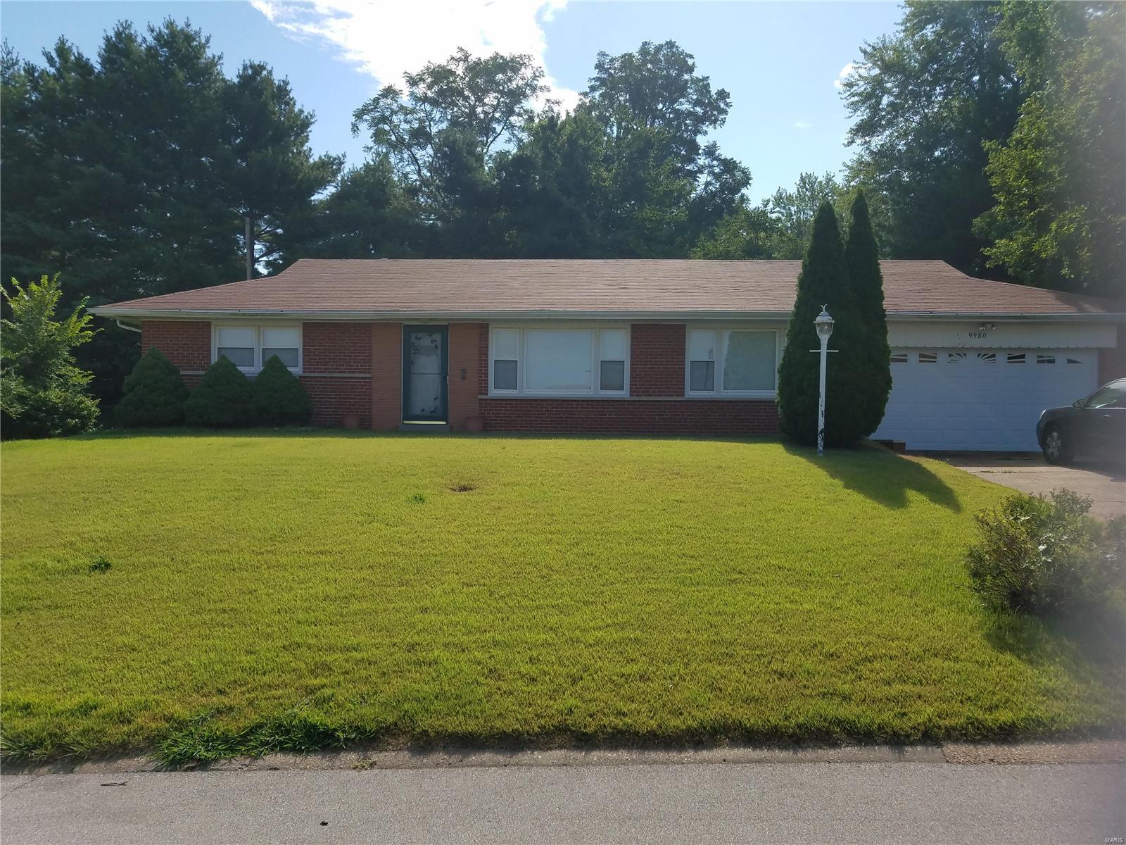 No Showings until Monday, October 22, 2018. Price is what bank needs, don't submit offers lower than this. SpecialListingConditions: Short Sale