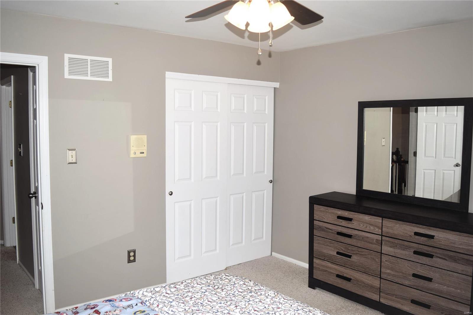 Twin Chimneys - Residential