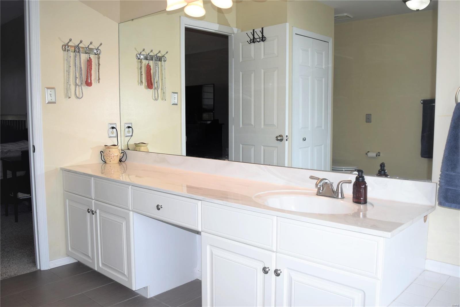 Twin Chimneys - Residential