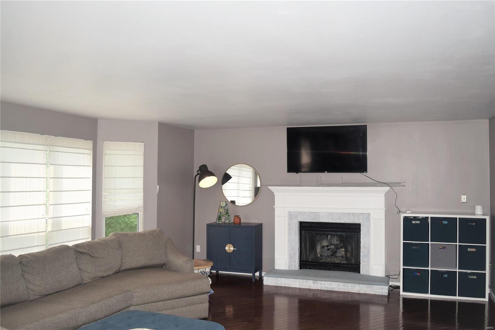 Twin Chimneys - Residential