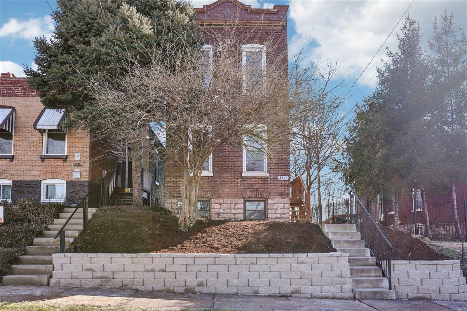 This beautiful 2-bed, 2.5-bath home perfectly blends Modern style and Historic French charm! Step inside to discover how the stunning interior has been tastefully brought back to life. The spacious living area boasts stylish finishes, abundant natural light, and a welcoming atmosphere perfect for relaxing or entertaining. The sleek, modern kitchen features new cabinetry, granite countertops, and plenty of space for all your culinary creations. Upstairs, you'll find features like a conveniently placed laundry closet and a primary suite fit for royalty. The primary bathroom offers a spa-like ensuite with dual shower heads and dual vanity sinks. You will enjoy stepping out on your private balcony with uninterrupted views of the highly desirable Mississippi River. Outside, the level lot provides the perfect setting for outdoor gatherings and gardening. The lower level is ideal to use as-is or finish for additional living space, making it great for band practice or man-cave. Call today! Additional Rooms: Mud Room