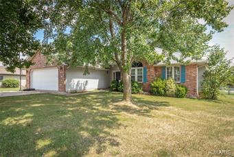 This home is located in a great neighborhood and is move in ready! Home has 3 bedrooms and 2 bathrooms on a large lot that is fenced. Roof was replaced in 2013. The backyard has a large deck and above ground pool.   You will be pleased to know the appliances have been updated to stainless steel and there is ceramic tile in kitchen, bathrooms, foyer and laundry room. Home has beautiful laminate floors in living room and hallway. The master features a large walk in closet, huge bathroom with double sinks, oversized jetted tub and separate shower! Home is priced to sell!!! Additional Rooms: Mud Room