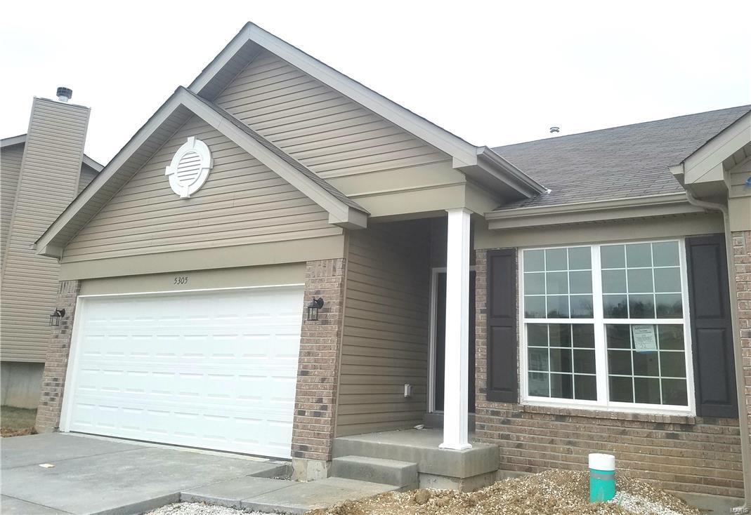 Beautiful light filled home on walk out home site situated at the end of a quiet cul de sac facing common area. Popular Hawthorn floor plan with open concept butterfly kitchen including double wall ovens, gas cooktop and SS appliances. Fireplace, bay windows and vaulted ceilings in family, kitchen, breakfast and owners suite. Enjoy the community walking paths, bike trails, gazebo and picnic pavilion as well as the freedom of low maintenance villa living and peace of mind with new builder home warranty.