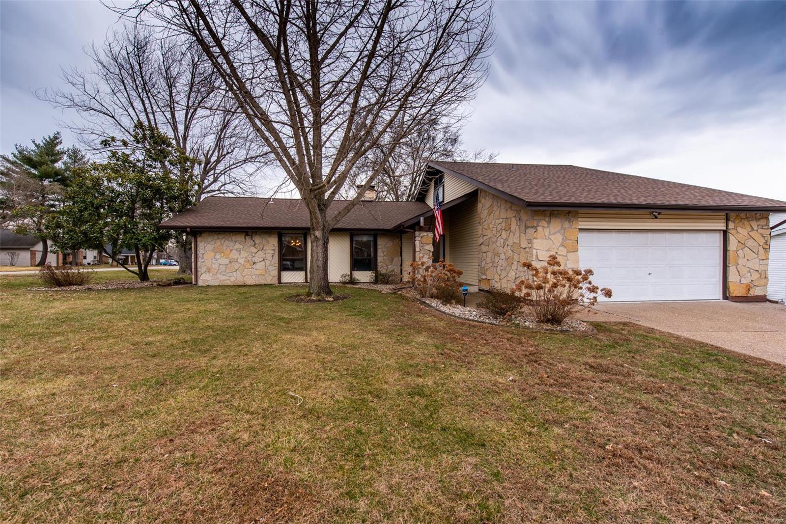Looking for a Chic Home!  Look no further.... spectacular master suite with walk-in shower, kitchen boast granite counter tops with stainless appliances, breakfast nook which leads to covered patio area, semi-formal dinning room, sunken living room with stone fireplace, family room also features a stone fireplace, nice deck for outdoor gatherings, huge rec-room, main floor laundry and more.  Updates include New Roof 2019, new sliding doors, & some new lighting. All of this in a convenient location for commuters,  Call today for your personal tour!!