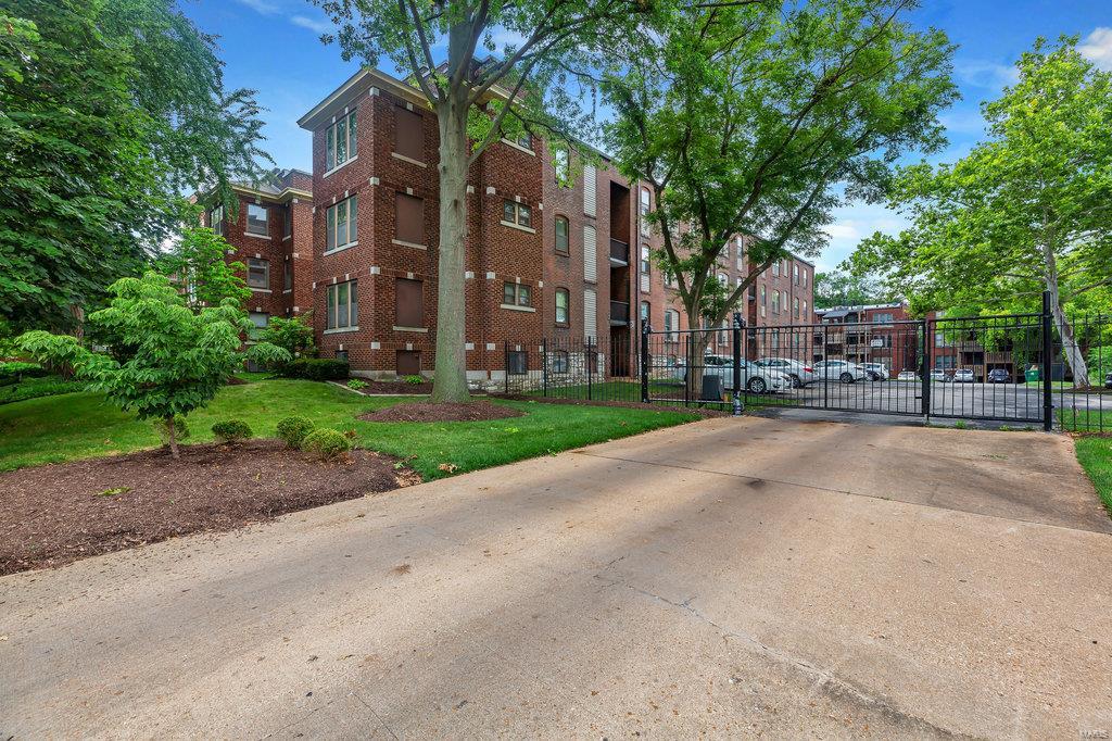 Waterman-Pershing Condos - Residential Lease