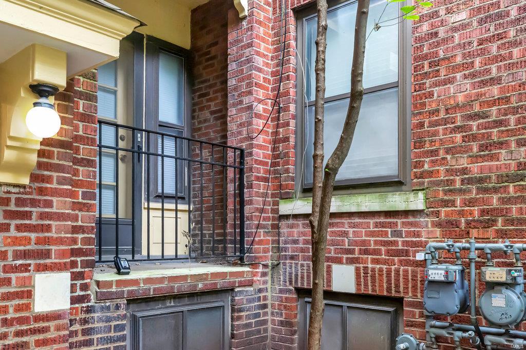 Waterman-Pershing Condos - Residential Lease