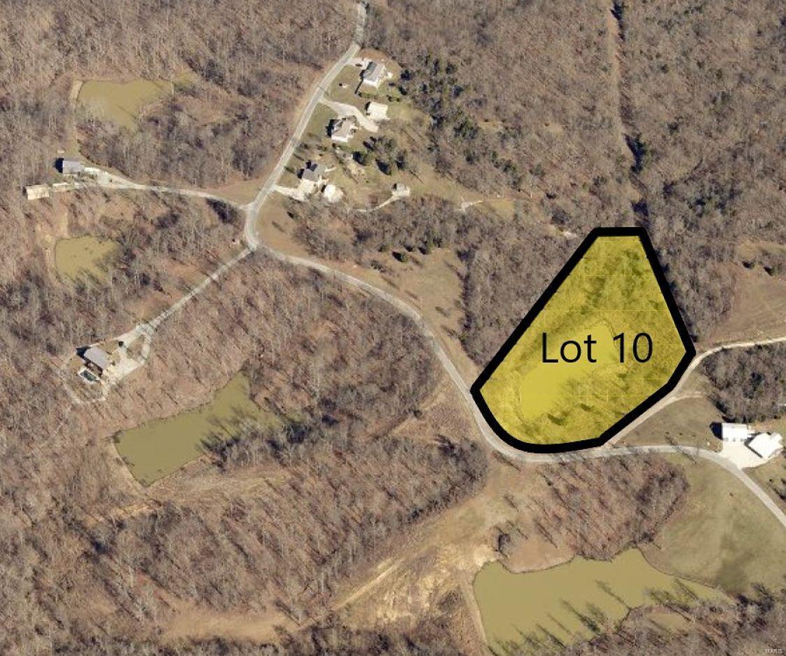 County Road 612 is a beautiful, wooded street in Cape Girardeau, Missouri, located off of State Hwy V close to Proctor & Gamble. This subdivision offers building lots ranging from 1.47 acres to 5.62 acres. Build your own private dream home!