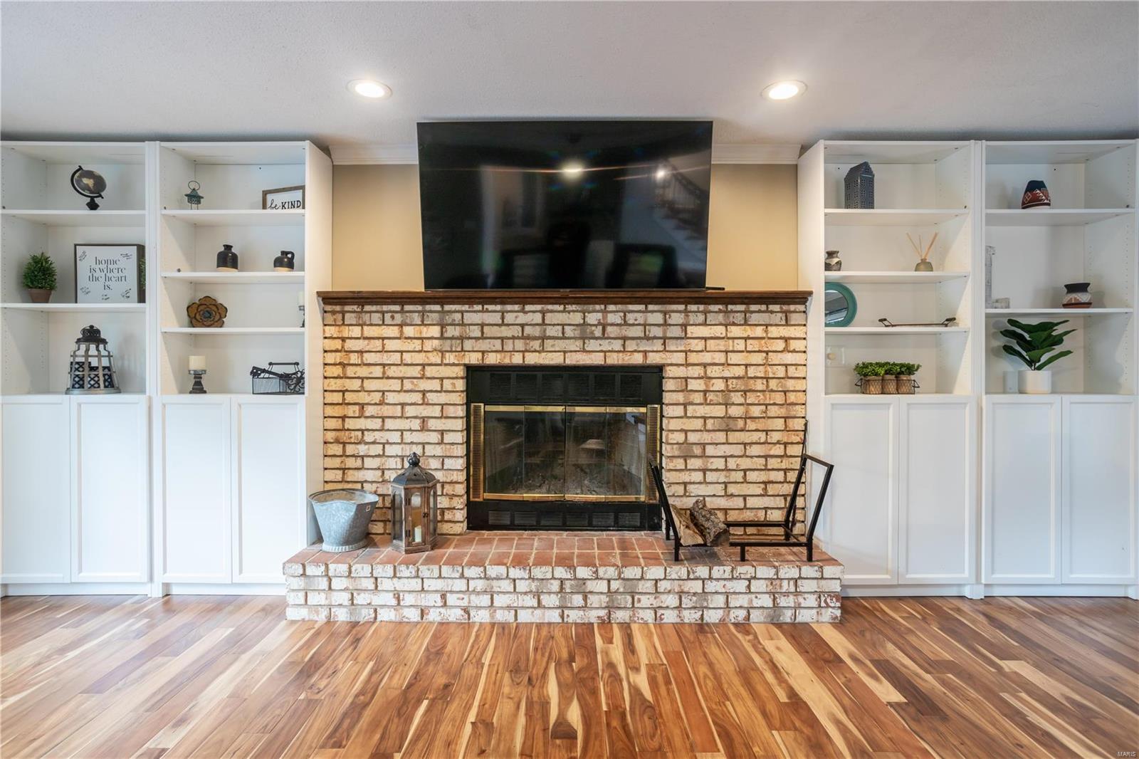 New England Village 6B - Residential