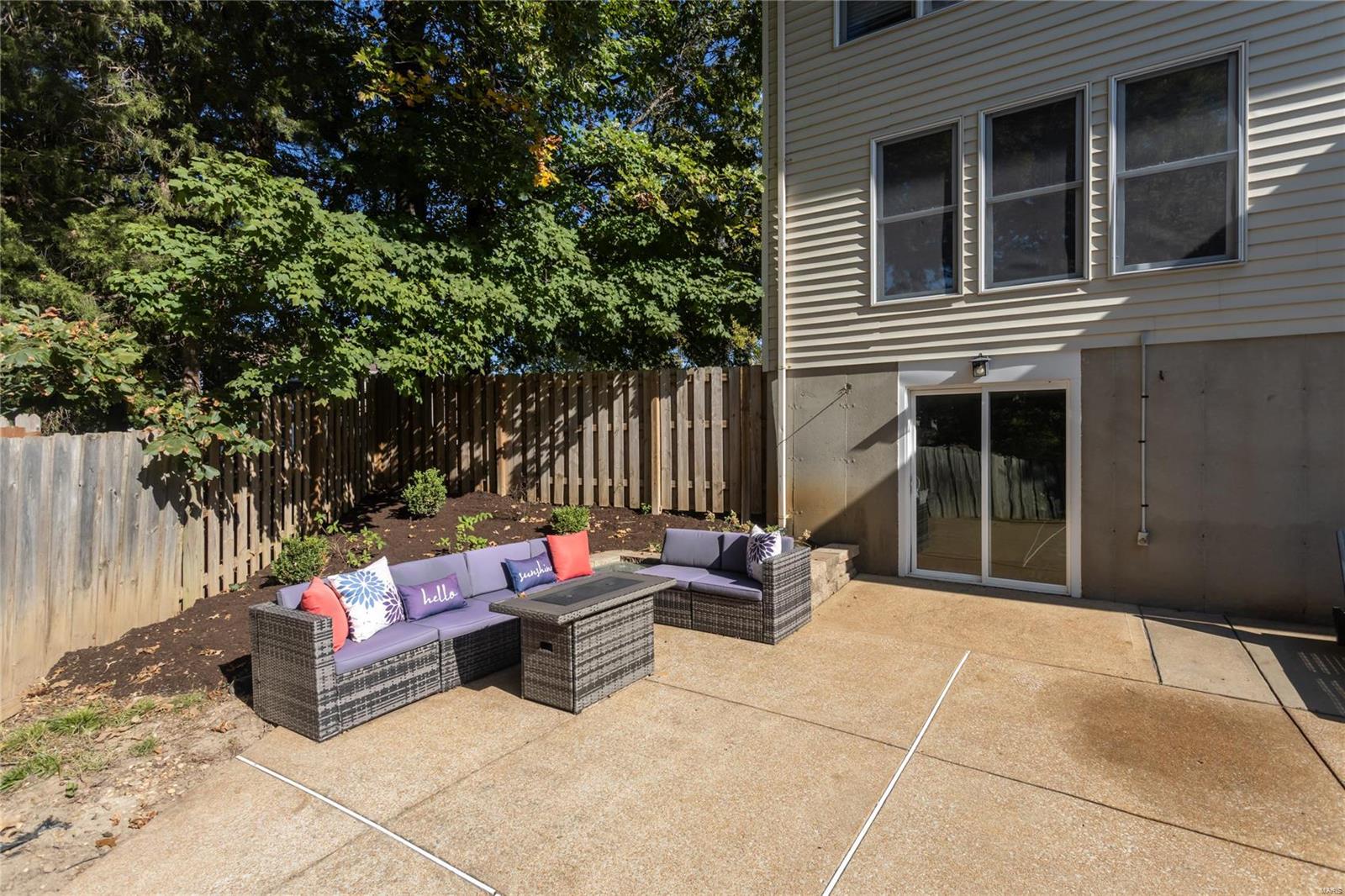 New England Village 6B - Residential