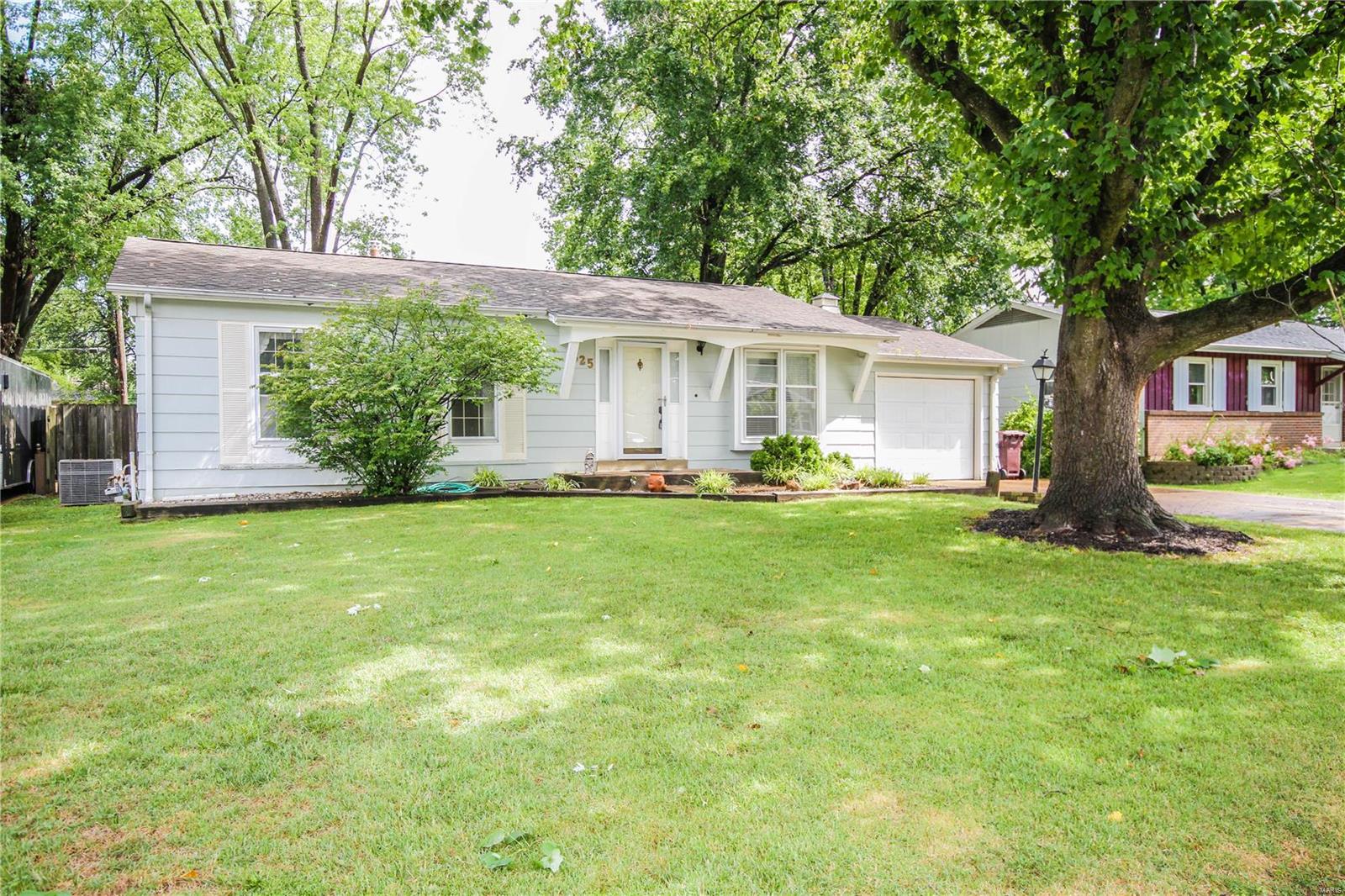 Renovation opportunity in Lindbergh school district! Conveniently located with easy highway access, very close to park and golf course. Large fenced backyard and attached large 1 car garage. Double concrete driveway for extra parking. Priced to sell with plenty of room for improvements and foundation repairs. To be sold in as-is condition.