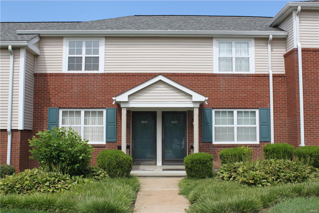 NEW DECK INSTALLED!   Move Right In!! WELCOME to this Very Nice Updated Condo with a Great Location in the Sought After Brentwood Forest Neighborhood! Many Nice Features: Bruce Lock and Fold Hardwood in Living Room, Dining Room Areas and Steps and UPSTAIRS. Stainless Refrigerator and Dishwasher. Washer and Dryer Stay. Oak Cabinets with GRANITE. Track Lighting. Large Storage Area off Deck. Hot Water Heater has been Replaced. Mirrored Closet Doors, Ceiling Fans and HARDWOOD Upstairs TOO. Lots of Green Space in Rear of Condo. Pride of Ownership Shows Here! Easy Access to Highways, Shopping, Restaurants and Schools; the Location Couldn't be Better. Brentwood Forest Offers Many Amenities Including Two In Ground Pools, Tennis Courts, Clubhouse, Pond/Lake and Hiking Trails. Location: Ground Level