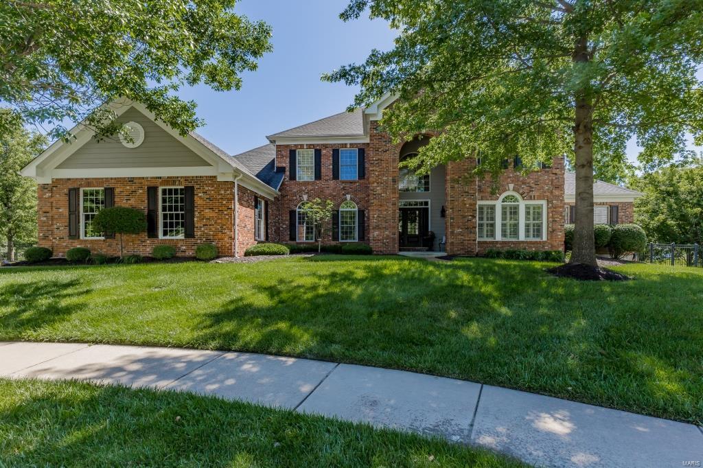 1.5-Sty cul-de-sac lot w/5 Bd, 4.5 Bth 5,400+ Sqft including LL. 2-Sty Foyer w/hardwoods & 7 ¼” baseboards throughout Main Floor! Dining Rm, Office w/built-ins, custom draperies & plantation shutters. 2-Sty Great Rm w/FP! Updated Kitchen w/custom cabinetry, granite, SS appliances- 6-burner gas cooktop, double wall convection ovens & built-in microwave drawer! Vaulted Hearth Rm w/FP, Mud Rm w/built-ins & Powder Rm! Master Suite w/tray ceiling, moldings & opens to Bth w/newer double vanity, multi-head shower, make-up vanity, walk-in closets & water closet. Upstairs, find 4 Bd that share 2 Jack & Jill Bths. LL w/full Kitchen, Family Rm, Rec Rm, Sleeping Rm & Bth! Fenced yard w/concrete patio, professional landscaping, large pebble sheen in ground pool, 2nd entertaining space w/large outdoor FP. Highlights: butler's pantry, wet bar w/wine cooler, side entry 3-car garage, irrigation & home security systems & professional decorating throughout. Additional Rooms: Mud Room