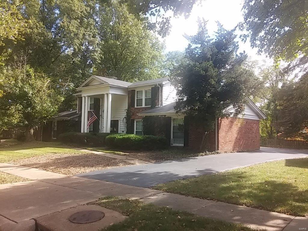Walking distance to Green Trails Elememtary. 5 Bedroom... with 2 Master suites (1 on main floor, 1 on upper level). Great opportunity for rehabbers, investors, and owner-occupants who want to earn sweat equity to clean, paint, carpet and landscape! Original 1-owner home is perfectly livable as-is, but could benefit from updates and renovation. Buy it now and remodel later; or Make-It-Fabulous by doing a whole-house transformation prior to closing and move-in. Renovations could include: kitchen, baths, flooring, doors, trim, paint, and more. The end result is a 'like new' home for under current neighborhood values! Online offers are accepted and a link can be provided to interested buyers. At this price, a whole house remodel is affordable and still allow a savvy buyer to own it for less than fully-renovated homes in the area! SpecialListingConditions: Possible Auction
