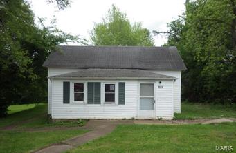 Don't miss this spacious 2 bedroom 1 bathroom home with over 1,100 square feet!  Home features large eat-in kitchen, carpet  throughout, and large level lot!  This home is waiting for your finishing touches!! HUD acquired property. All purchasers welcome to bid. Open to all purchasers without preference after bid deadline. Property being sold as is. All utilities are turned OFF. Please use discretion when showing and bring a flashlight. SpecialListingConditions: Foreclosure