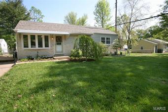 You don't want to miss this one, in this hot Lindbergh Market.  This wonderfully updated 3 bedroom ranch features beautiful hardwood floors in the family room and dining room, updated kitchen with stainless gas stove, maple cabinets,  under the cabinet lighting, and ceramic floor and back splash, three good size bedrooms and a full updated bath finished off the main floor.  The finished lower level features a huge family/recreational room perfect for entertaining or kicking back and watching the game.    The sun room off the back of the house lets you enjoy the outdoors while being protected from the elements.   This house sits on one of the larger lots in the subdivision, 0.25 acres.  The fenced yard has been beautifully landscaped and features a newer above ground pool.  Other features include a detached oversized 2 car garage, patio, and covered front porch.  Make your appointment today!!!