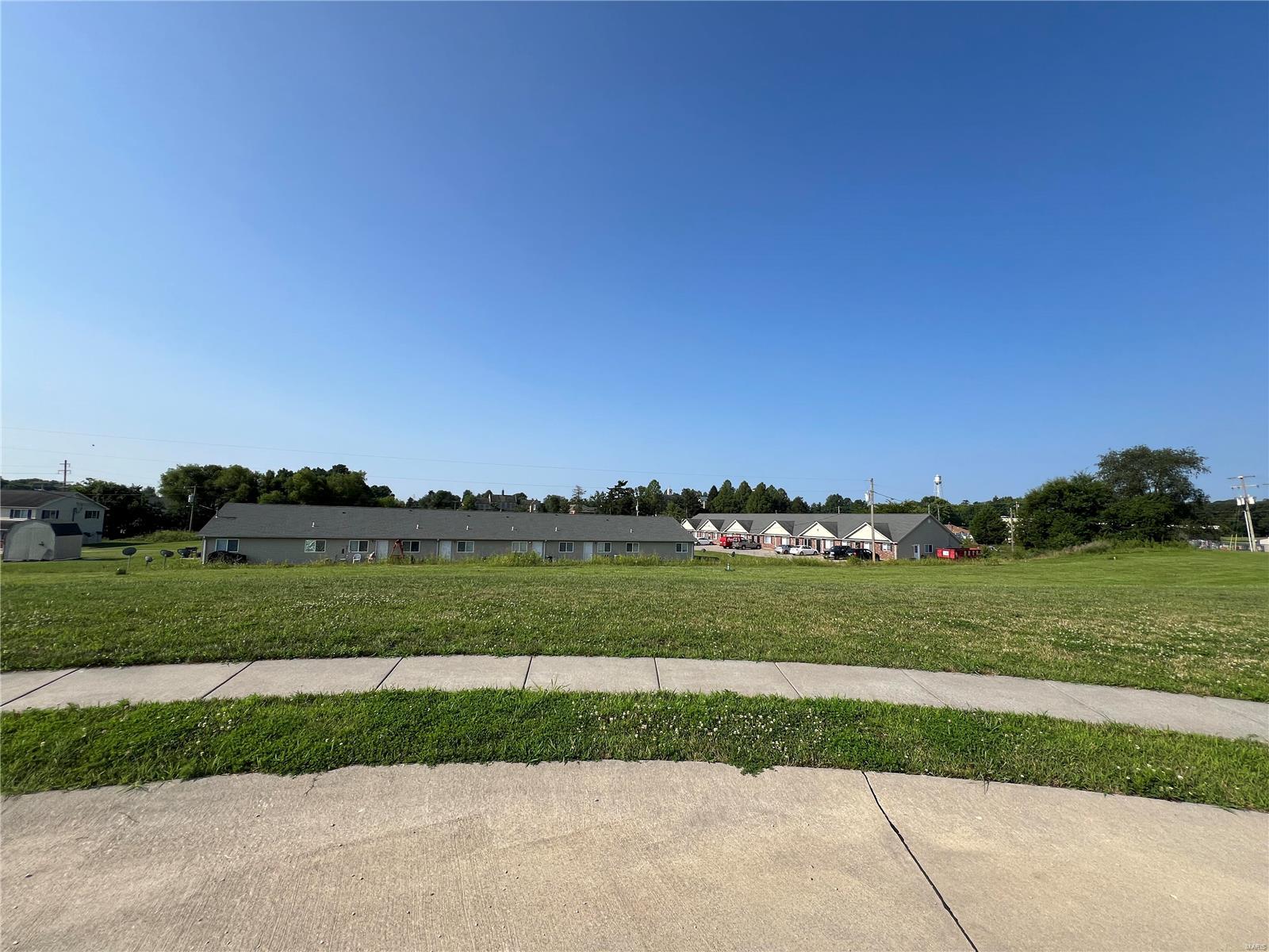(Lot 9)One of Perryville's newest subdivisions. Building lot for a possible walk out basement. At the end of the cul de sac. New streets and sidewalks along with streetlights are huge pluses. City utilities are available and ready to connect to. This ideal location offers easy access to I55 and Hwy 51.