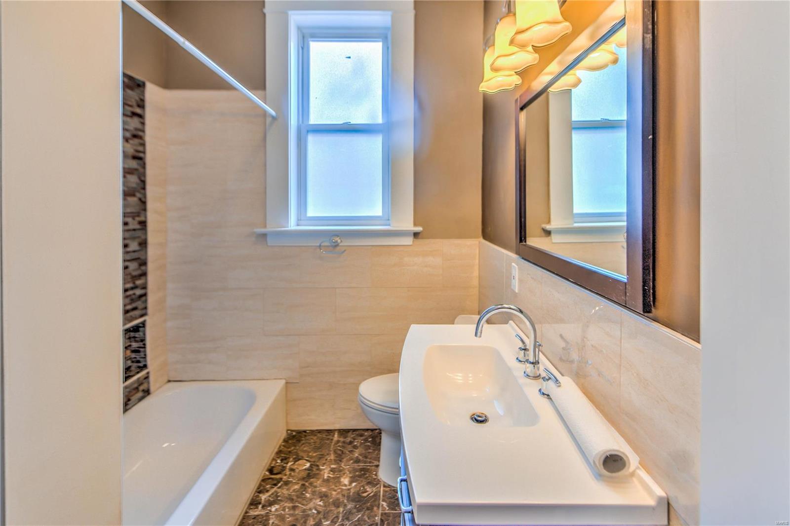 Debaliviere Place - Residential Income