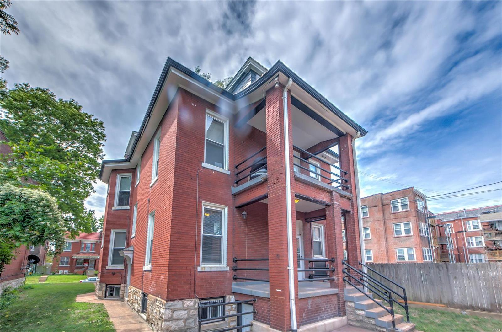 Debaliviere Place - Residential Income