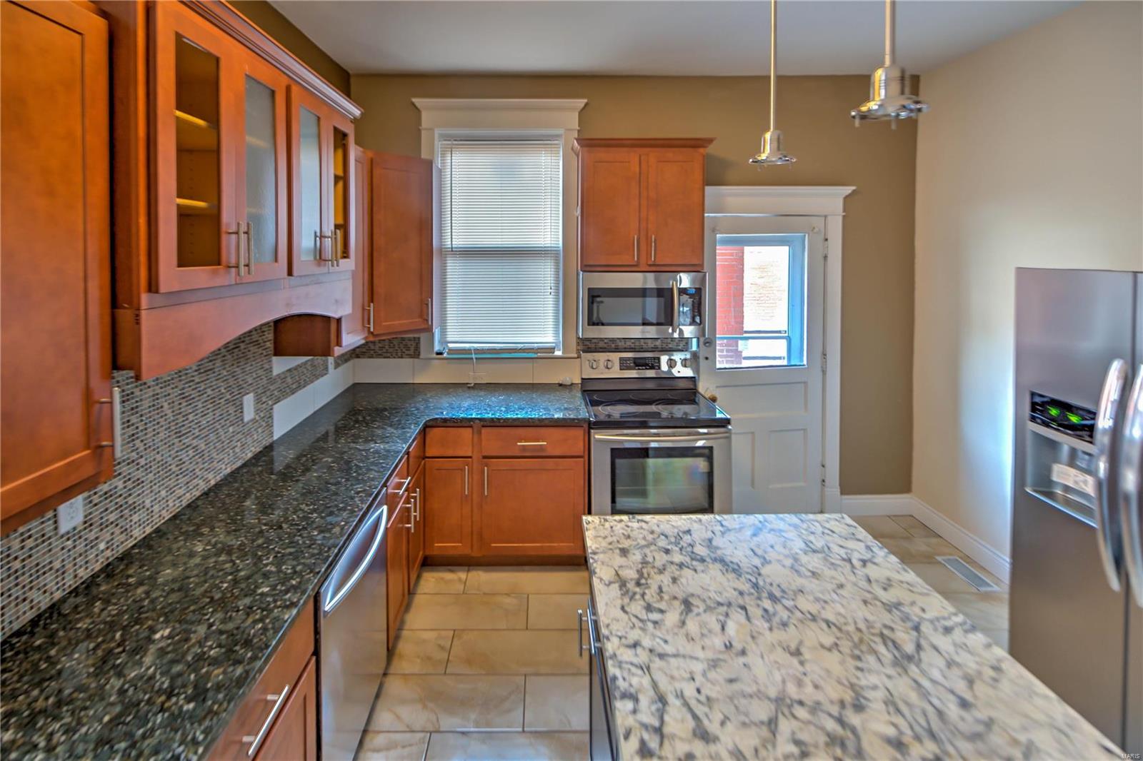 Debaliviere Place - Residential Income