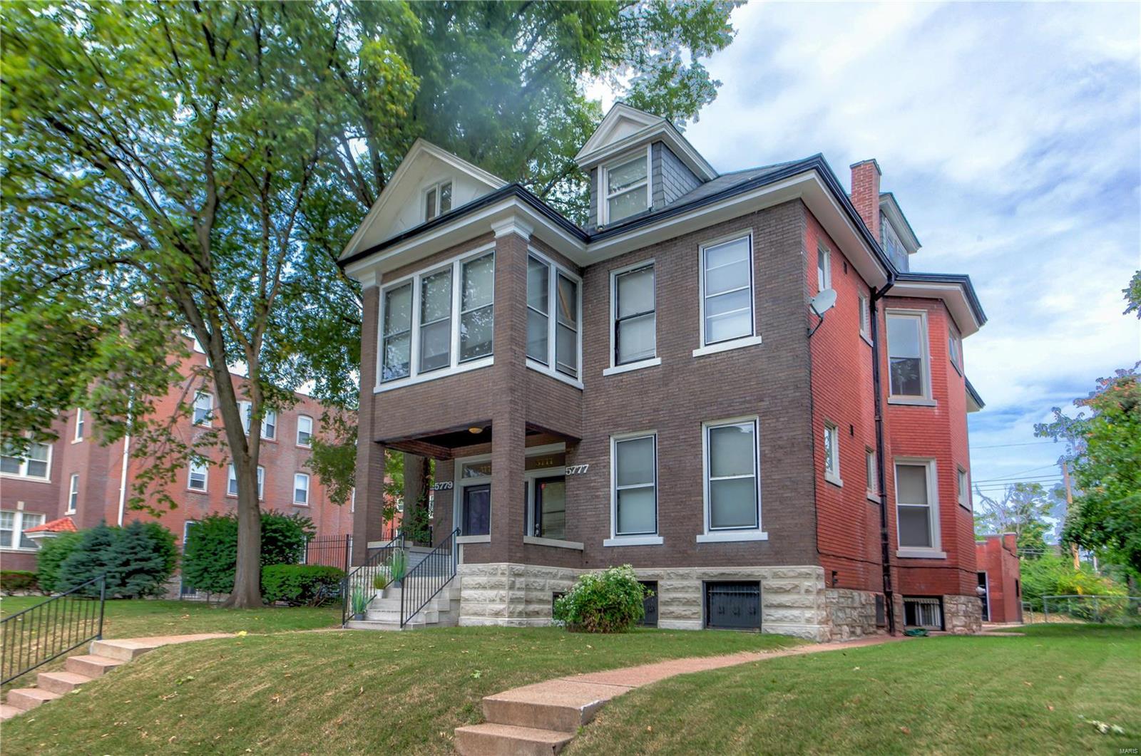 Debaliviere Place - Residential Income