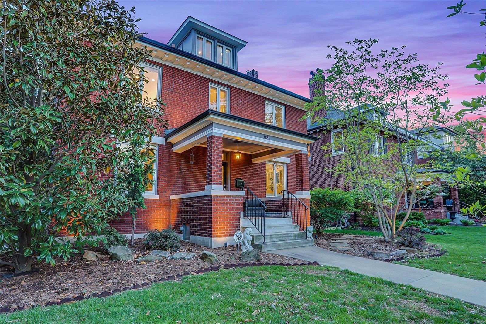 Perfect location in Hillcrest neighborhood. Walk to Captain,Wydown Middle,WashU,Forest Park & shops/restaurants on Demun.Historic home enjoys a expansive,flexible main floor w/original hardwood floors & millwork. Traditional center hall with dining room currently used as den on right + spacious living room on left w/gas fireplace,custom mantle accommodating living & dining+glam 1/2 bath. Light floods updated kitchen via skylight+windows.Kitchen has 2 ovens,ceramic cooktop+peninsula opening onto hearth room & living/dining room.French doors lead to screened outdoor living space ideal for lounging & alfresco dining.Additional outdoor living= Fire table+patio+fenced yard.1st floor laundry w/storage/counter space.2 car gar+parking pad off alley. 2nd floor w/3 beds–updated hall bath.Primary suite w/walk-in closet,sophisticated renovated bath includes heated floor,slipper tub,separate shower.3rd floor suite,wood floors,built-in desk+full bath.LL fam rm,w/large screen TV,half bath & bar area.