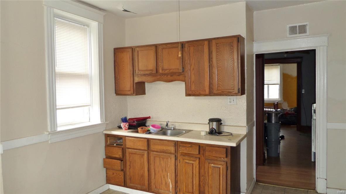 South St Louis Suburb - Residential Income