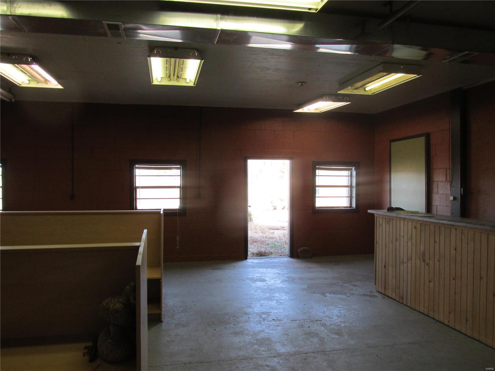 NON SUBDIVISION - Commercial Lease