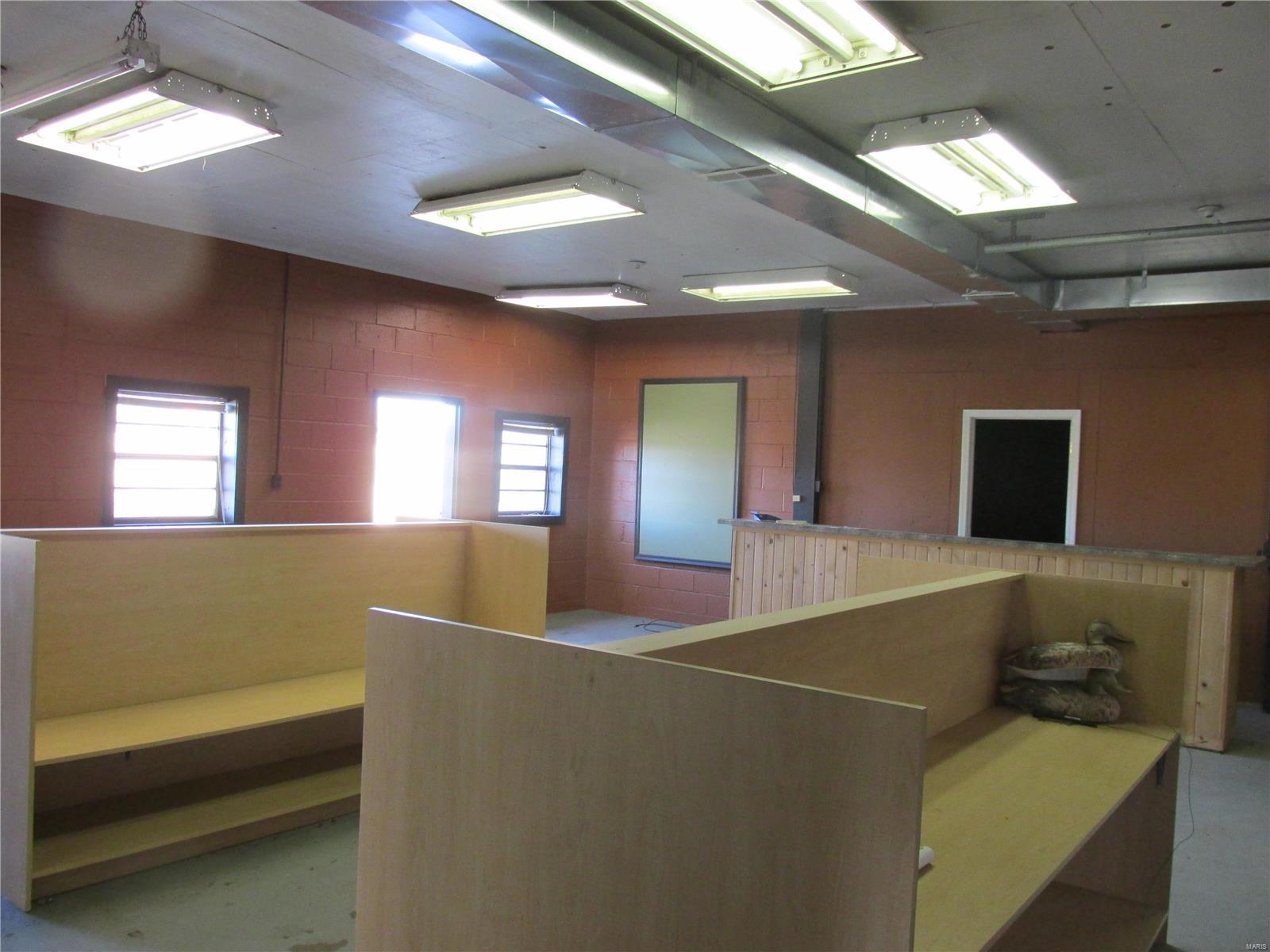 NON SUBDIVISION - Commercial Lease